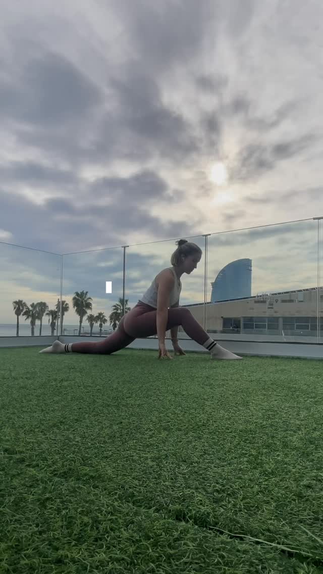 Every body has its own story 🖋️

Every journey deserves kindness ✨

Wherever you are today,
beginning, healing, or expanding
I’m right here walking with you 🤍

#doula #english #barcelona #women #pregnancy #postpartum